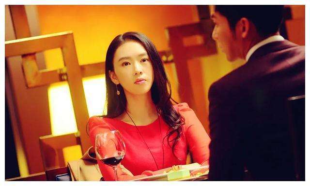 三十而已|三十而已：江疏影、童谣、毛晓彤演绎三十岁的敢与不敢，值得思考