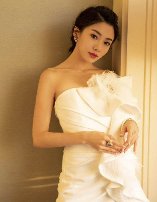 程晓玥|郑恺婚后携苗苗秀恩爱，前任程晓玥晒亿万新宅，奢华大气疑似婚房