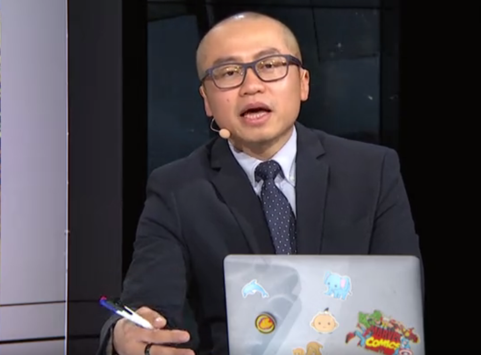 王猛评论郭艾伦认为:之前球在他一人手里,如今在全队手里取大胜