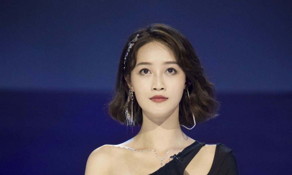 张含韵|《浪姐》最聪明的人：怼得了伊能静，护得了张含韵，管得了蓝盈莹