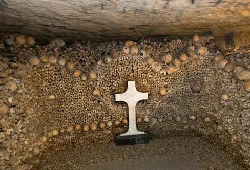 墓穴|巴黎地下公墓，十大让你背后一凉的事实