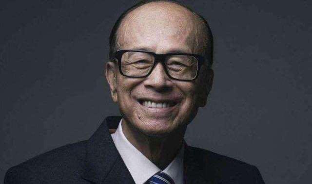 李嘉诚|多情的李嘉诚：靠原配发家后花心辜负，红颜陪伴多年却没有名分