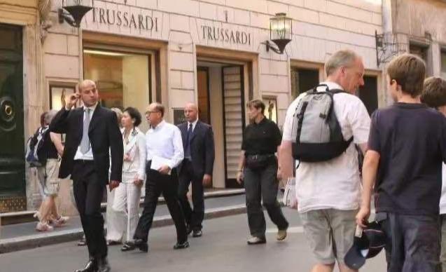 李嘉诚|多情的李嘉诚：靠原配发家后花心辜负，红颜陪伴多年却没有名分