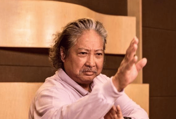 洪金宝|洪金宝36岁女儿至今未嫁，当网友看到照片后才明白，这谁敢娶？