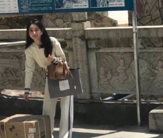 赵丽颖|生娃复出的赵丽颖是如何神奇的美到开挂甚至升阶的？