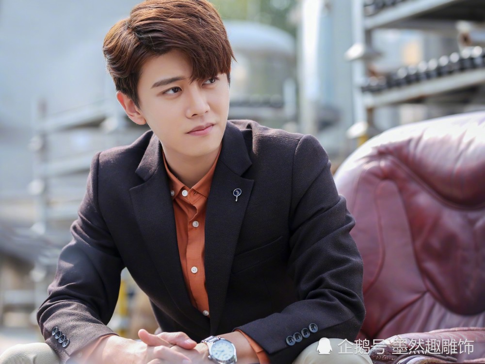 任嘉伦|任嘉伦发文告别《暮白首》，古装剧库存清零，网友隔空喊话赵丽颖