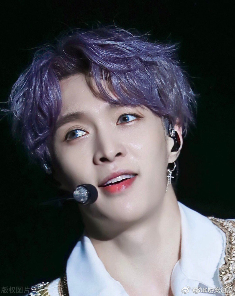 东方风云榜音乐盛典|严肃PD秒变举铁少年：东方风云榜音乐盛典，国际蜂张艺兴连拿四奖