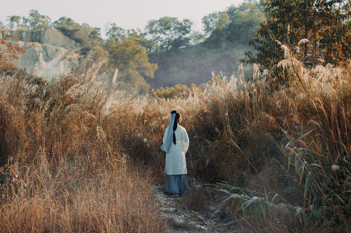 温庭筠|寒冷的冬季，女道士为年长32岁的温庭钧写诗，诉尽人间凄凉