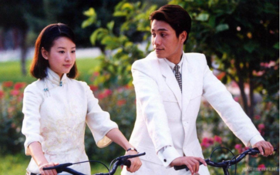 董洁|董洁为人怎样？韩红曾点评过其人品，陈坤更是力挺她