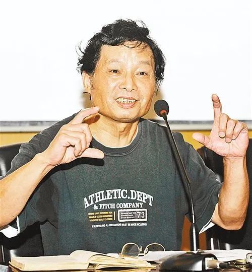 刘元鸣|刘元鸣诵读《散步》