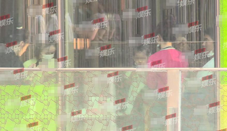 霍思燕|霍思燕夫妇为见“哎哟喂”望眼欲穿，俩人对妹妹宠极了，待遇比亲儿子还亲