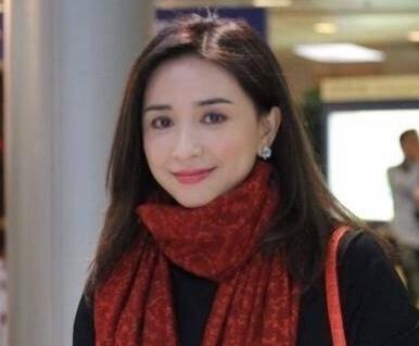 吴婉芳|冻龄女神吴婉芳全素颜出镜，看上去不到30岁，丈夫意外离世死因成谜