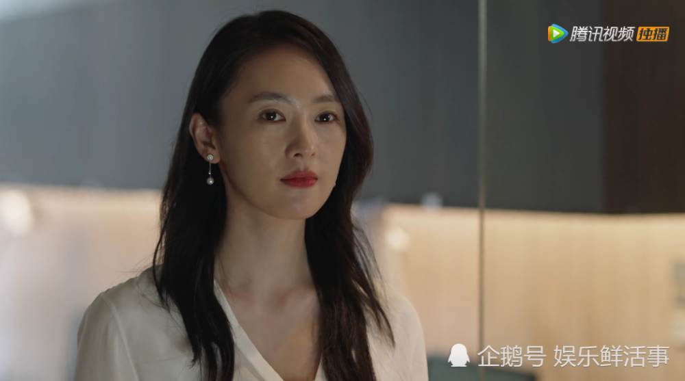 三十而已|《三十而已》，一情节童瑶虽然憋屈，但非常的现实，混圈子要资本