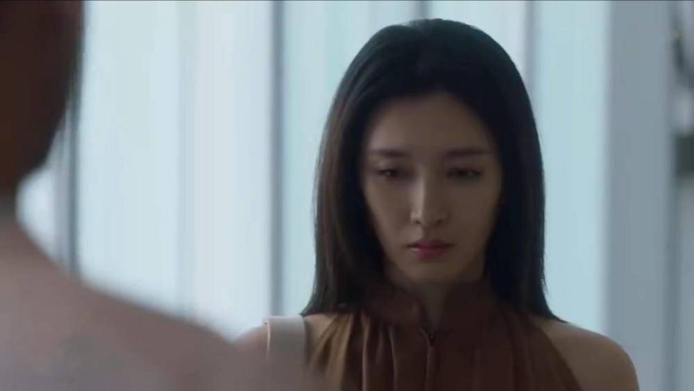 王漫妮|《三十而已》预告：王漫妮旅行归来，帅哥追到门店，两人热情拥吻