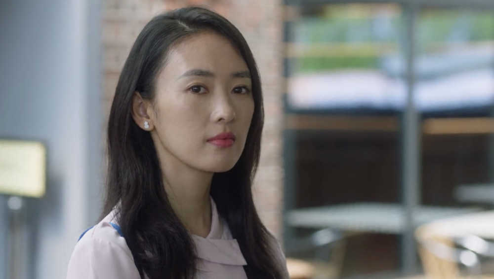 三十而已|《三十而已》陈屿激怒钟晓芹，王漫妮主动吻渣男？顾佳挑战富人圈