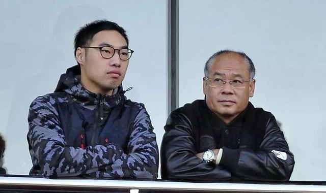 王思聪|亏了20亿的王思聪，硬气不减“手撕”李宁董事，唯独对他道歉认怂