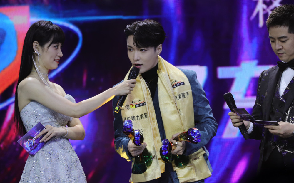 东方风云榜|东方风云榜“十大金曲”揭晓，这算听众的选择，还是流量的狂欢？