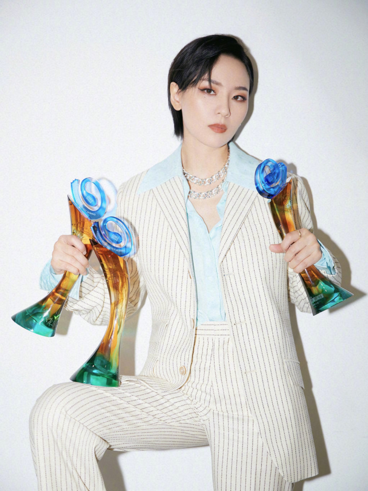 东方风云榜|东方风云榜“十大金曲”揭晓，这算听众的选择，还是流量的狂欢？