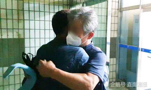 文在寅|朴槿惠支持者向文在寅扔鞋抗议未击中 法院：没必要拘留他