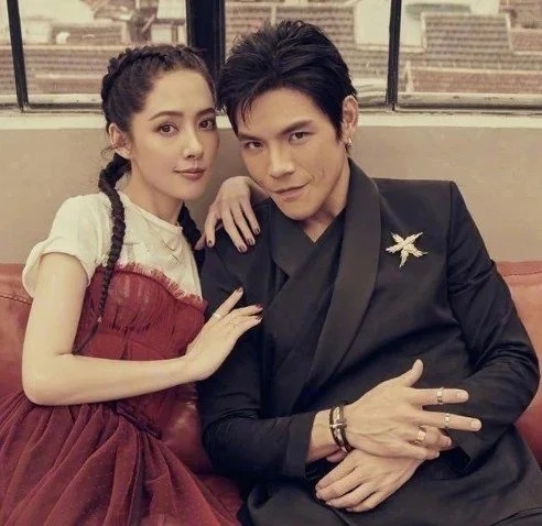 向佐|遭诋毁离婚，向佐：无论祝福，还是诋毁，衷心希望每个人幸福快乐