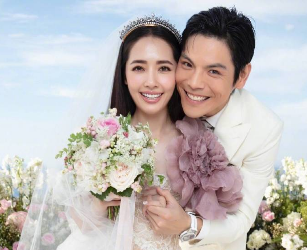 郭碧婷|郭碧婷凌晨为向佐庆生 网友喊话向太：说好的全家一起接儿媳呢？