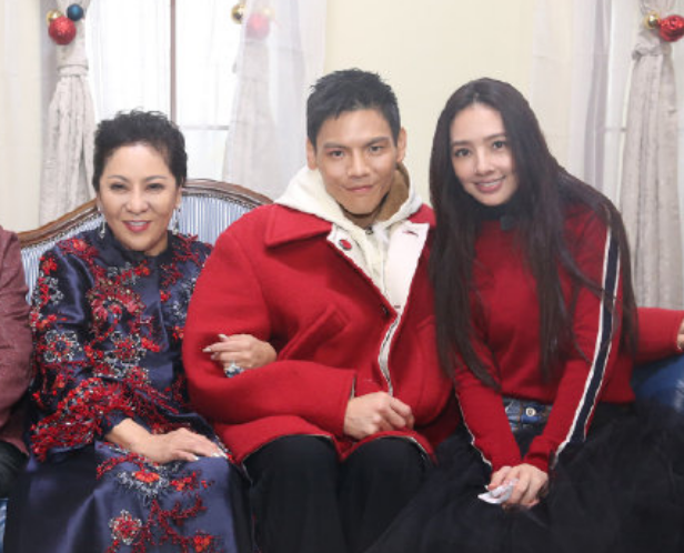 郭碧婷|郭碧婷凌晨为向佐庆生 网友喊话向太：说好的全家一起接儿媳呢？