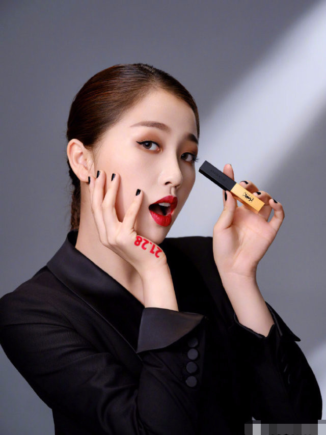 小号|虞书欣暂停小号，大号做营销、小号搞人设的日子一去不复返了？