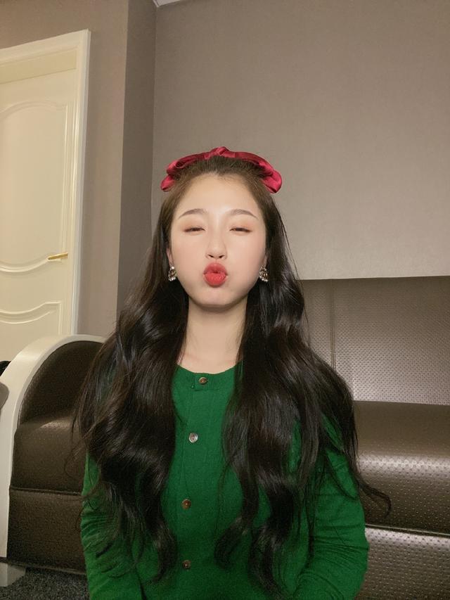 小号|虞书欣购物接受免单，被网友吐槽行为太low后，宣布小号停更上热搜