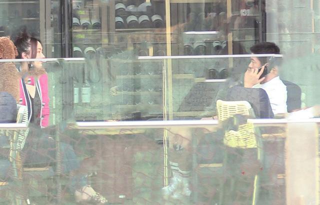 霍思燕|杜江霍思燕带女儿逛街，哎呦喂长相可爱与妈妈互动超有爱