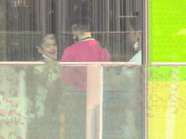 霍思燕|杜江霍思燕带女儿逛街，哎呦喂长相可爱与妈妈互动超有爱