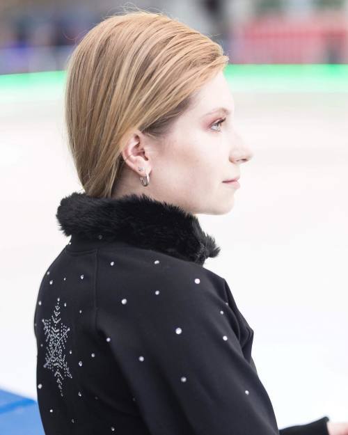 世青赛|20岁澳大利亚花滑世青赛冠军坠楼身亡，1月被查出癫痫