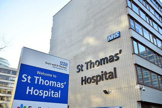 英国_社会|女子生下残疾婴儿立即状告医院，7年后获赔3.2亿