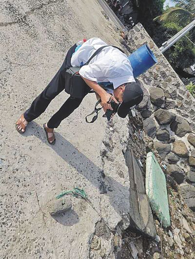 许健康|海口一校警痴迷琼闽文化 4年写作26篇论文