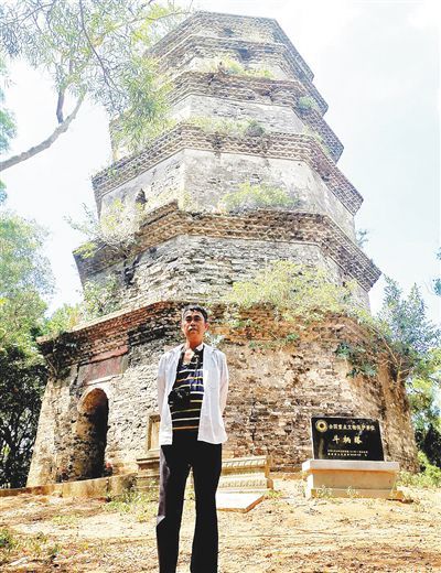许健康|海口一校警痴迷琼闽文化 4年写作26篇论文