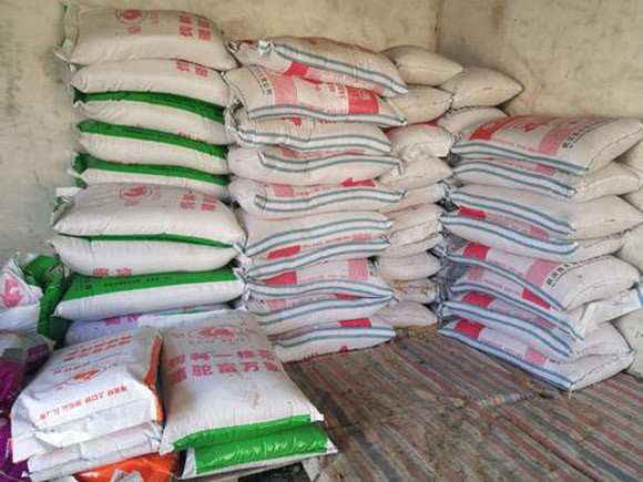 饲料|多雨天气，养猪场务必做好饲料的防霉、脱霉工作，保猪群健康！