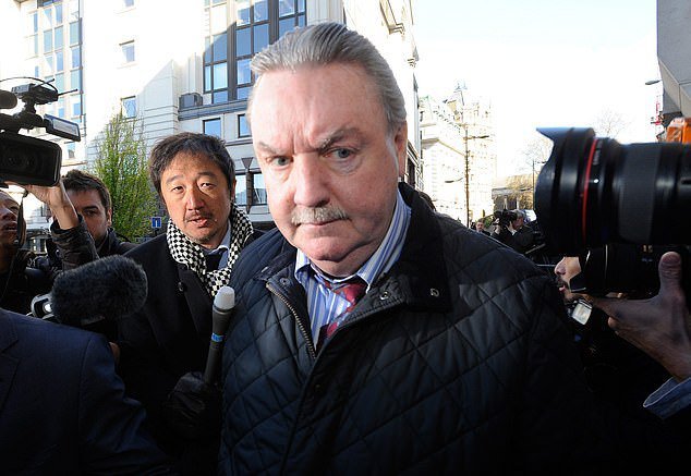 詹姆斯·麦考密克|男子卖假货导致上千人死亡，他却狂赚4.3亿过上奢侈生活