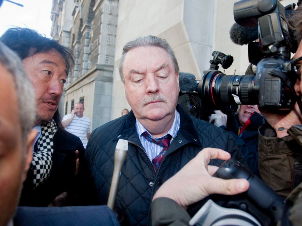 詹姆斯·麦考密克|男子卖假货导致上千人死亡，他却狂赚4.3亿过上奢侈生活