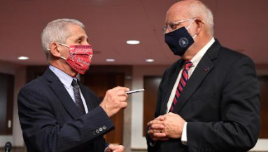 特朗普|特朗普又在口罩问题上吐槽，CNN则发出我们看来很“旧”的警告！