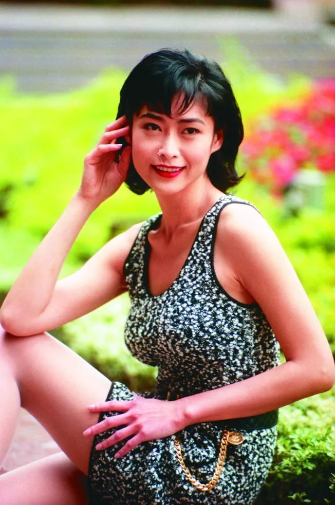 《情不自禁》,《我为卿狂》,《卿本佳人》,三部风月片拍完,叶玉卿真正