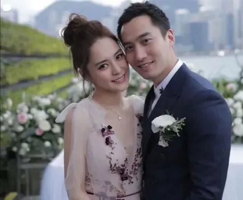 钟欣潼|阿娇近照又双叒叕胖了，脸部像充了气？