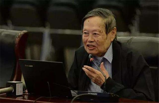 奥巴马|奥巴马都“追更”的《三体》，杨振宁看后却说：我实在看不下去