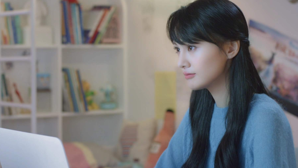 郑爽|郑爽的二手水杯卖2500元被质疑，随后发文回怼营销号