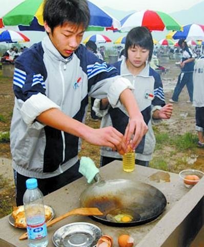 最新消息!大中小學生以後要上勞動必修課,小學生要學會做飯