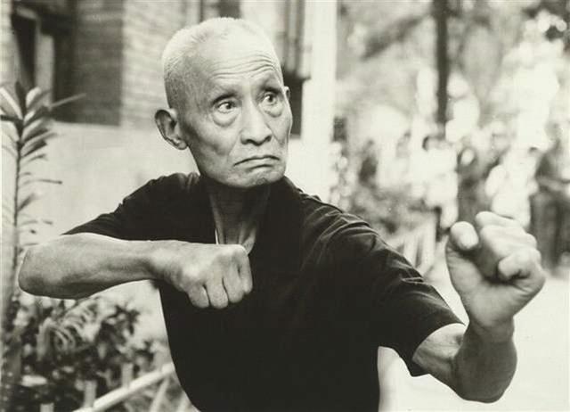 万籁声有多厉害，武林大会冠军，医生治不好的病他一掌治好