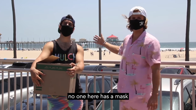 美国_社会|烧口罩、撕口罩，戴口罩咋就这么难？