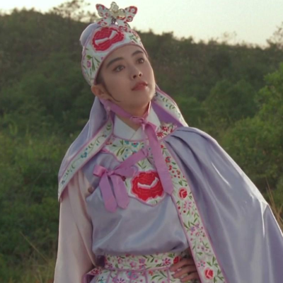 此前王祖贤在出演《东成西就》的时候是以演员的身份,为了能够贴合这