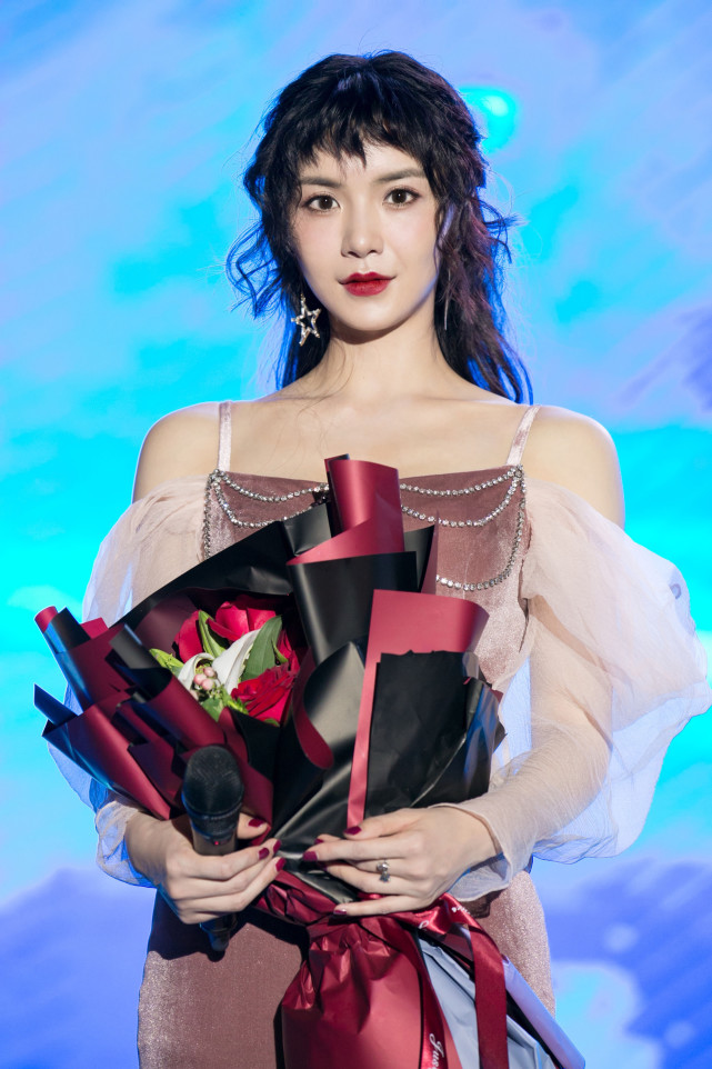 赵茜亮相天涯客见面会毒菩萨前来报道