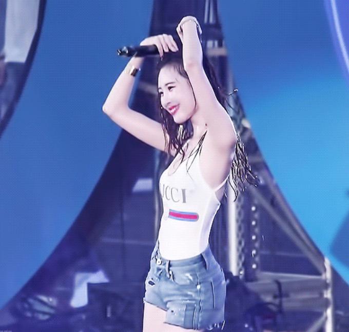DWG中单被韩国知名女星示爱，faker却躺枪，怎么回事？