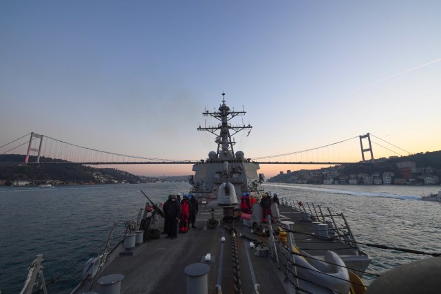 美海军波特号驱逐舰驶入黑海与乌军举行演习俄海军全程监视