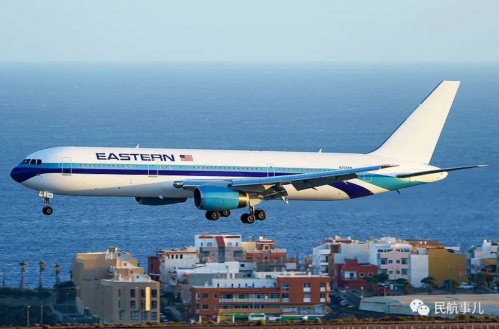 右侧主起落架陷入草地海外网7月18日电,美国东方航空公司一架波音767